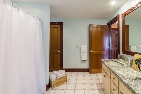 74 Pond Road West Tisbury MA 02575