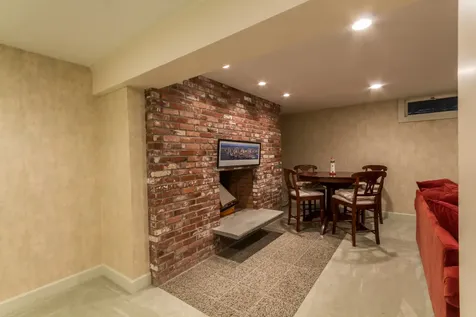 74 Pond Road West Tisbury MA 02575