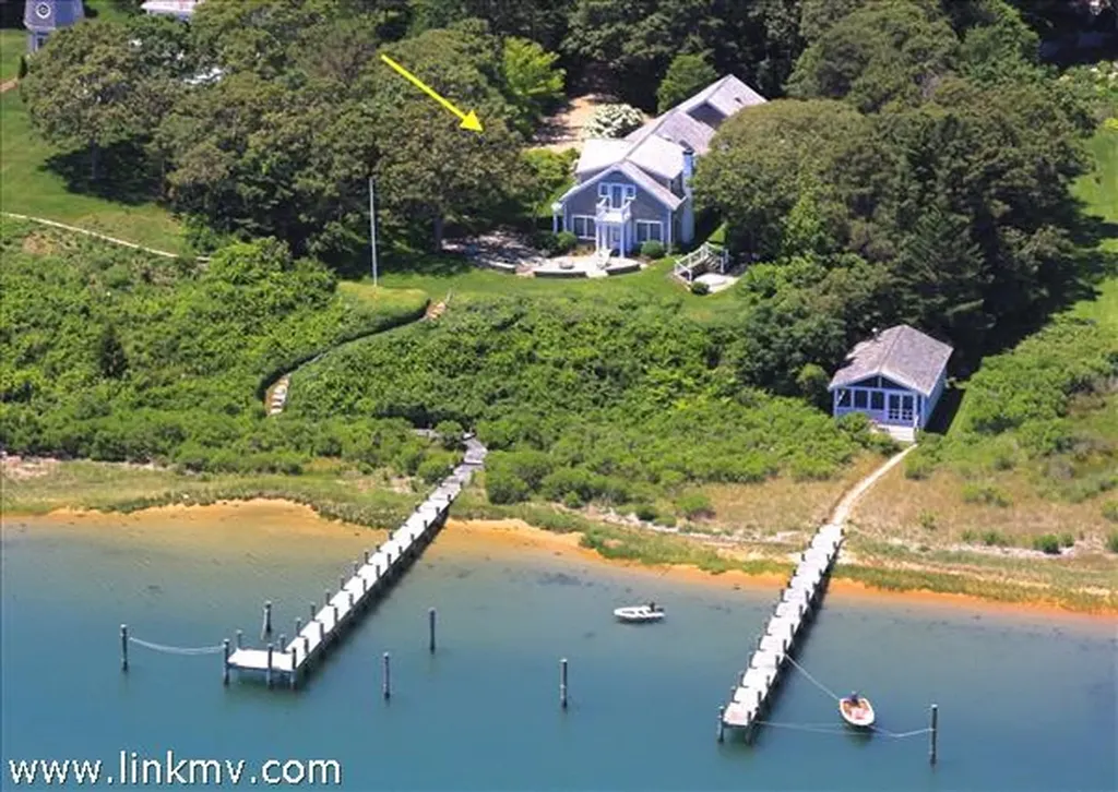 32 Ocean View Avenue Edgartown MA 02539