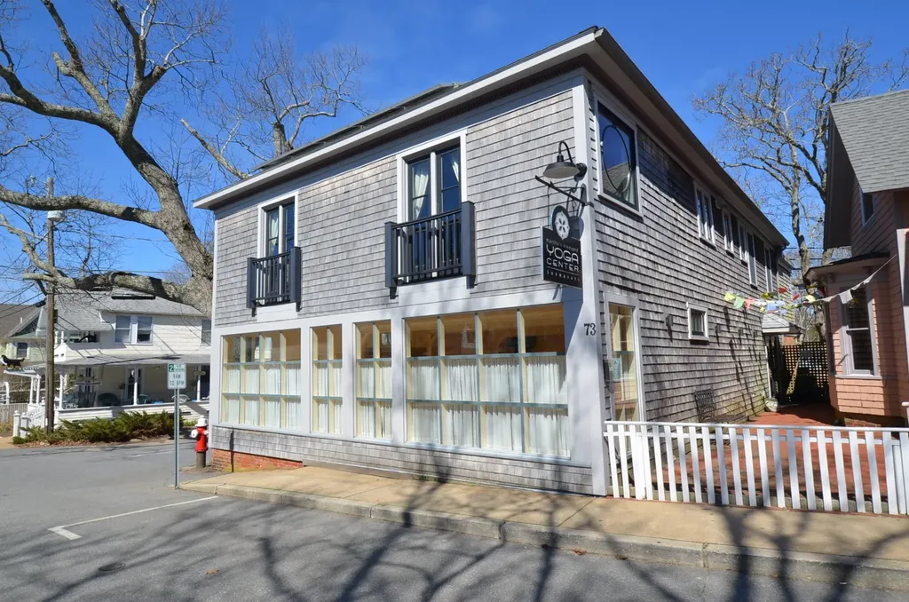 73 Circuit Avenue Oak Bluffs MA 02557