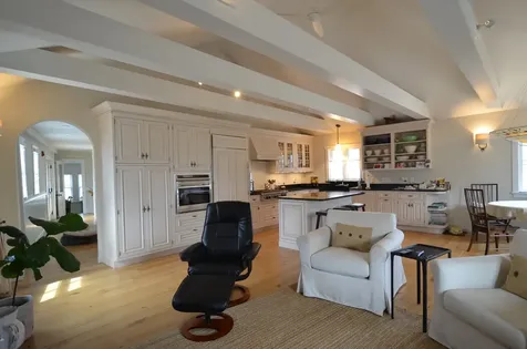 73 Circuit Avenue Oak Bluffs MA 02557