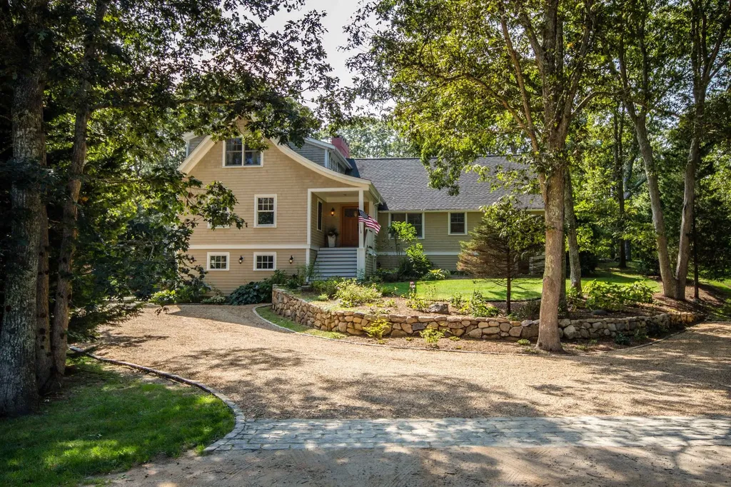 7 Old Dirt Road Oak Bluffs MA 02557