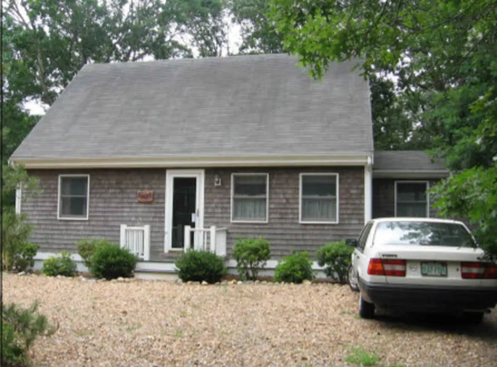 190 Bernard Circle Vineyard Haven MA 02568