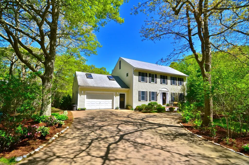 16 Mariner Road Vineyard Haven MA 02568