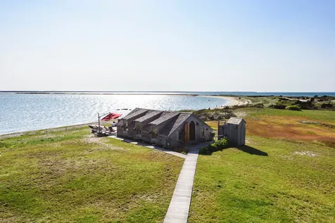 29 Road To The Gut Edgartown MA 02539