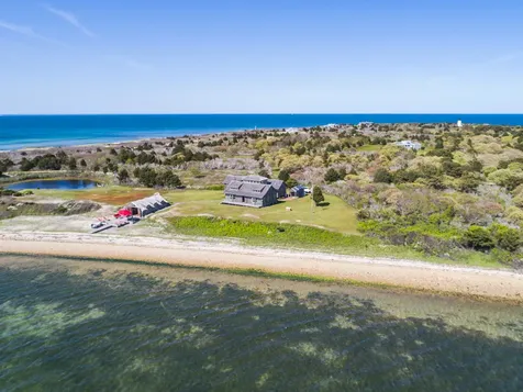 29 Road To The Gut Edgartown MA 02539