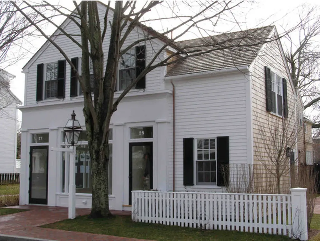 25 North Summer Street Edgartown MA 02539