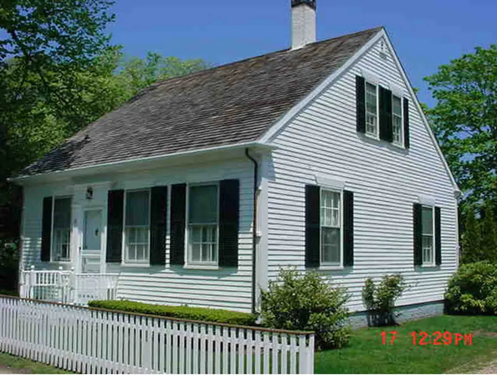 35 Cooke Street Edgartown MA 02539