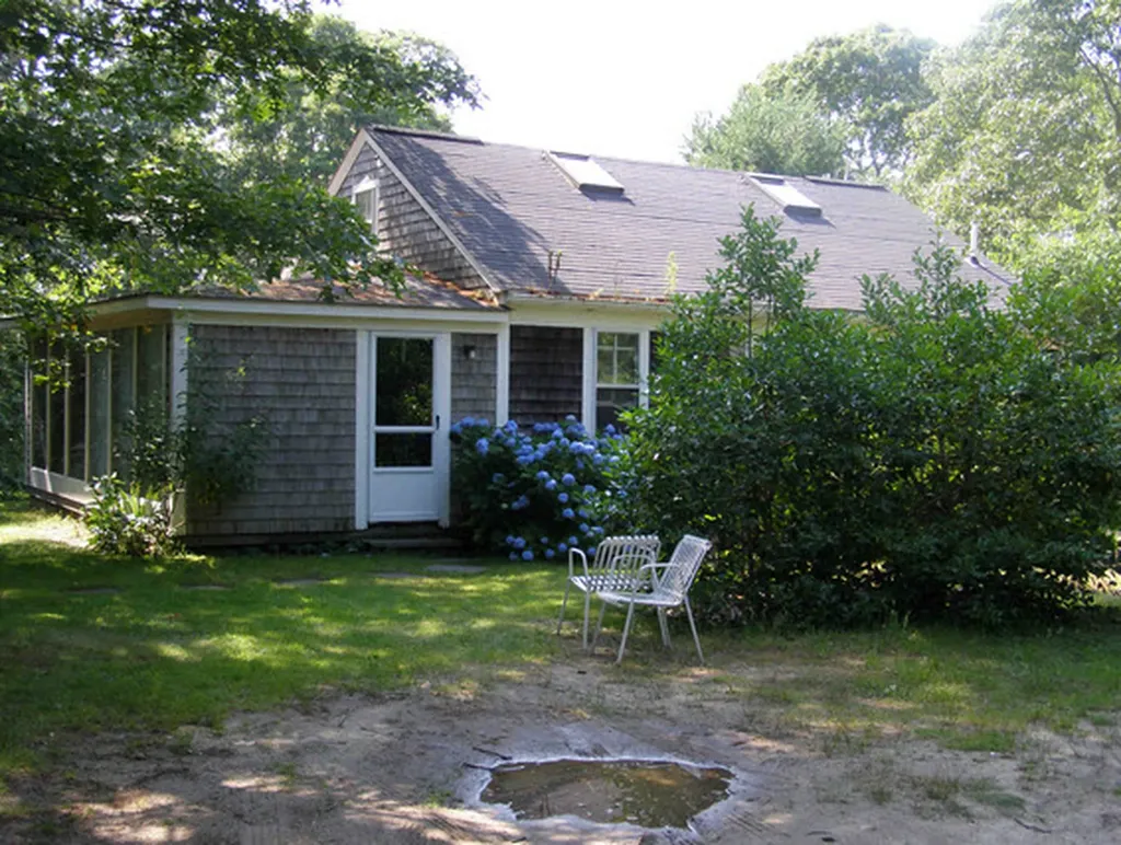 62 Claypit Road Edgartown MA 02539