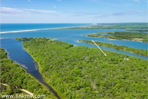 135 Middle Point Road West Tisbury MA 02575