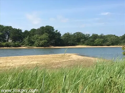 135 Middle Point Road West Tisbury MA 02575