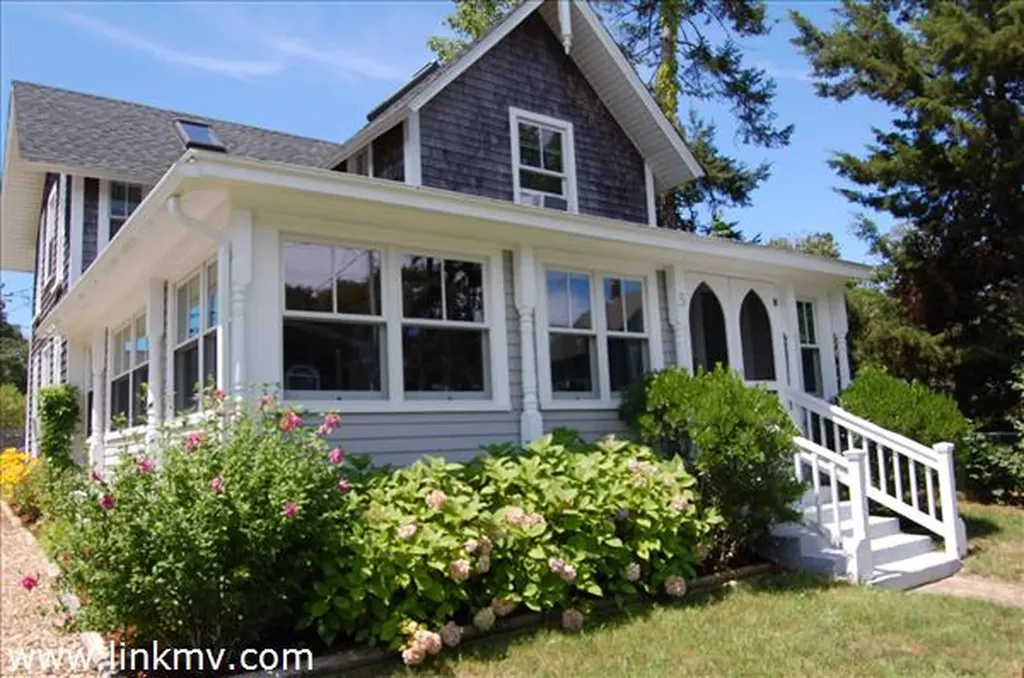 5 Wamsutta Avenue Oak Bluffs MA 02557