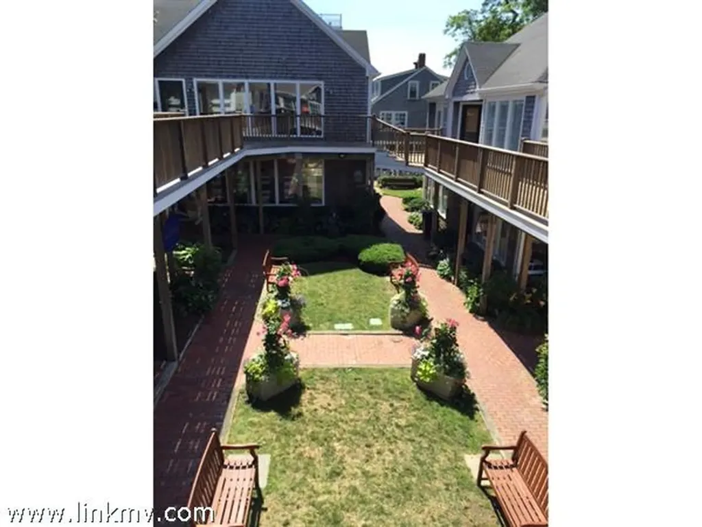 17 Winter Street Edgartown MA 02539