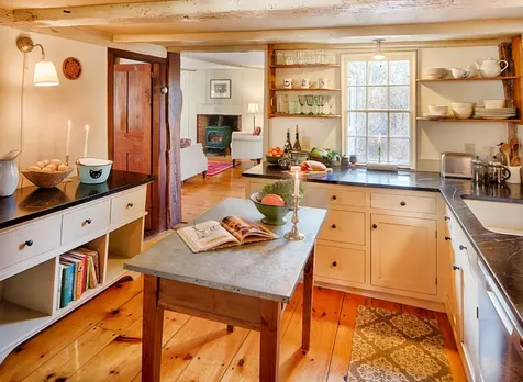54 Mayhew Norton Road West Tisbury MA 02575