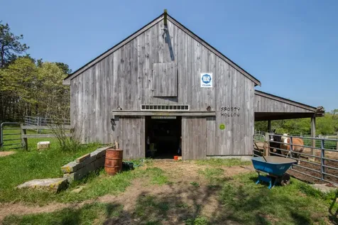 507 Barnes Road Oak Bluffs MA 02557