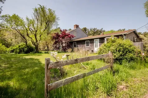 507 Barnes Road Oak Bluffs MA 02557
