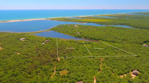 2 Swan Neck Road Edgartown MA 02539
