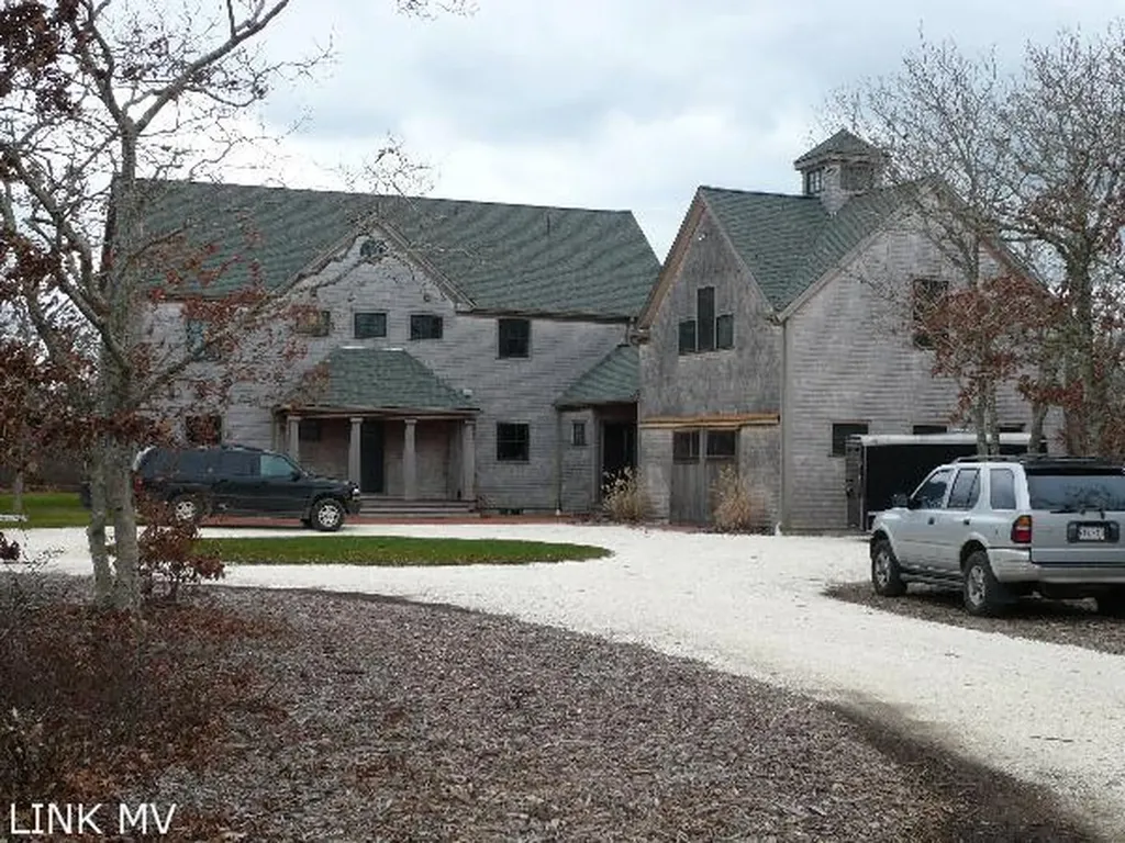 18 Leahs Lane Edgartown MA 02539