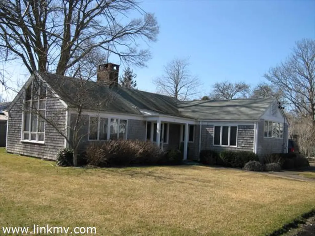 30 Mill Street Edgartown MA 02539