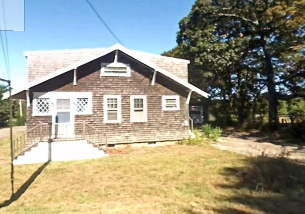317 State Road Vineyard Haven MA 02568