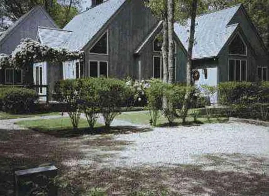 7 Waterview Road Oak Bluffs MA 02557