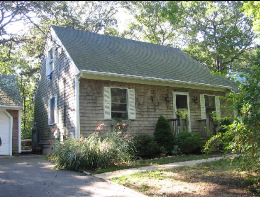 150 Lake Street Vineyard Haven MA 02568