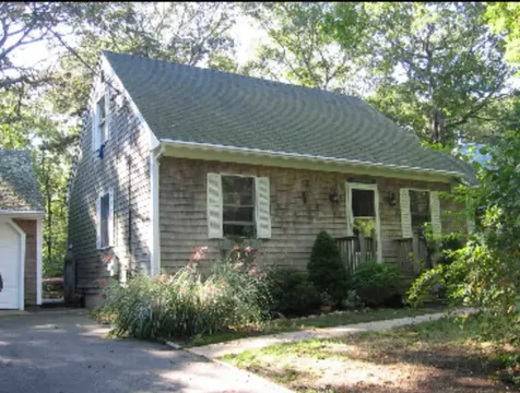150 Lake Street Vineyard Haven MA 02568