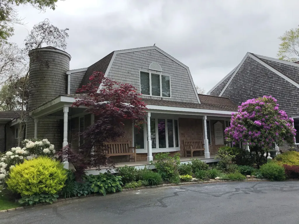 17 Otis Bassett Road West Tisbury MA 02575