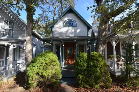 8 Rural Circle Oak Bluffs MA 02557