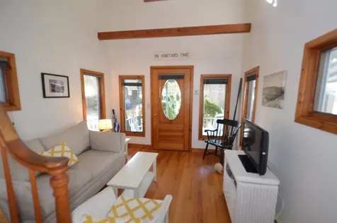8 Rural Circle Oak Bluffs MA 02557