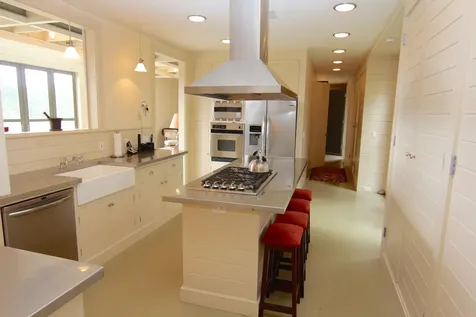 8 Oyster Pond Road Edgartown MA 02539