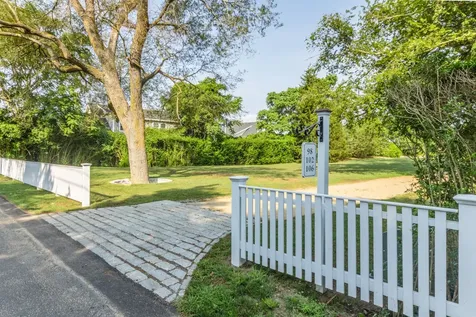 102 Peases Point Way North Edgartown MA 02539