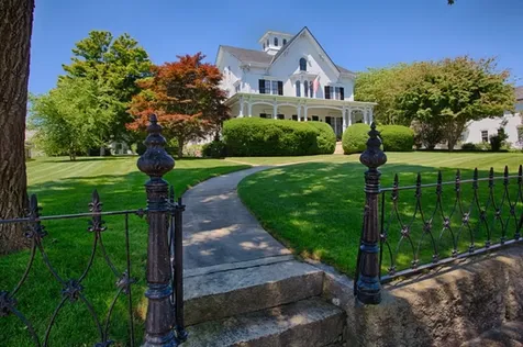 108 William Street Vineyard Haven MA 02568