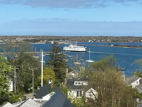 108 William Street Vineyard Haven MA 02568