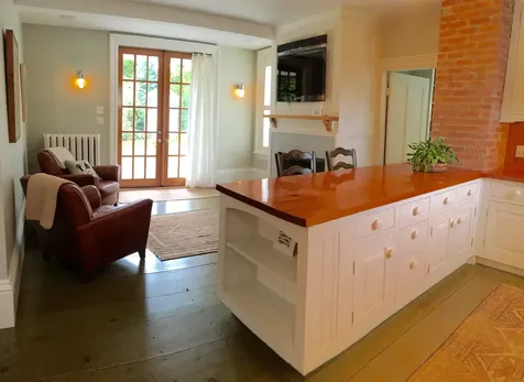 108 William Street Vineyard Haven MA 02568