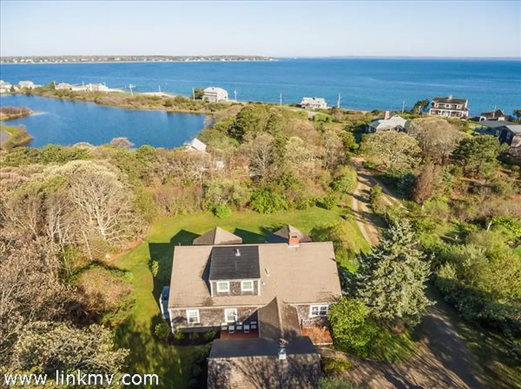 30 Namas Avenue Oak Bluffs MA 02557