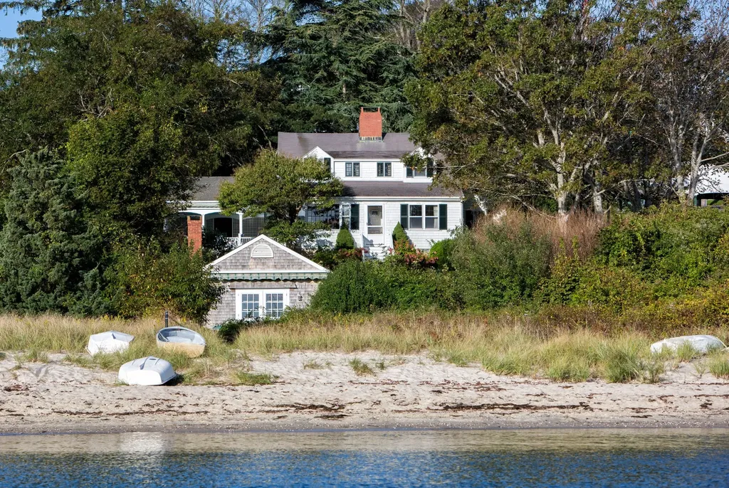 111 Main Street Vineyard Haven MA 02568