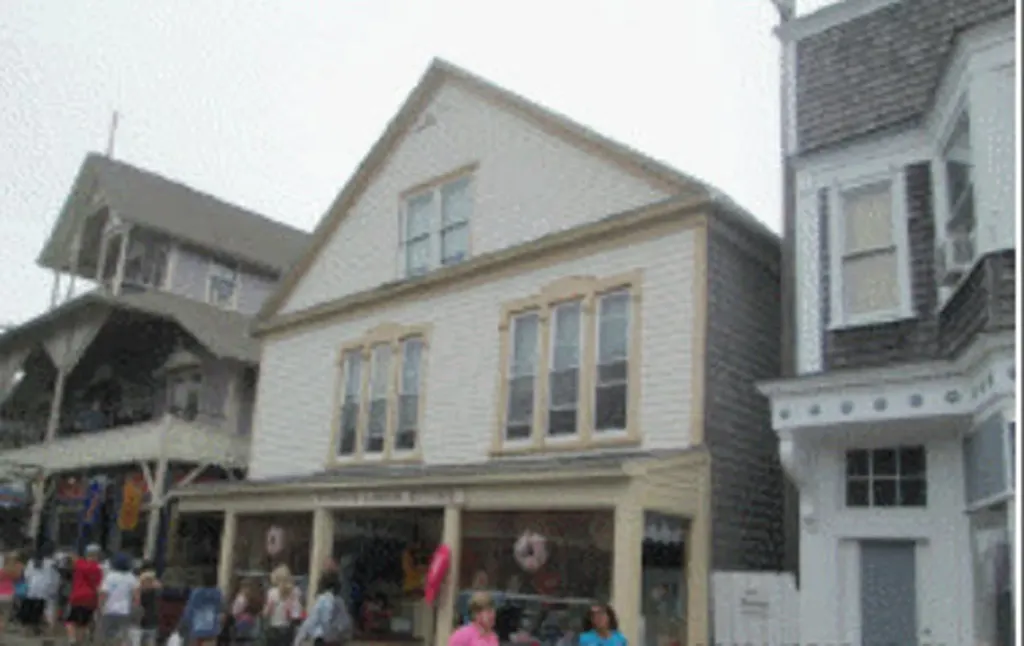 29 Circuit Avenue Oak Bluffs MA 02557