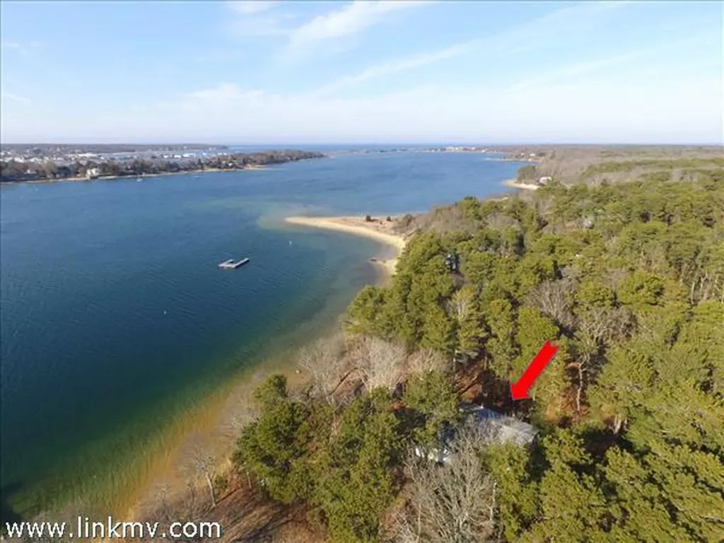 257 Barnes Road Oak Bluffs MA 02557