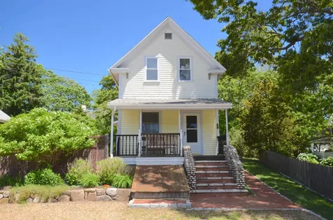 5 Laurel Avenue Oak Bluffs MA 02557