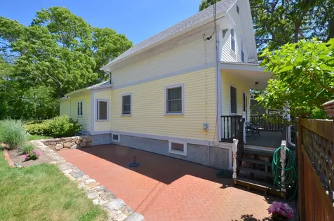 5 Laurel Avenue Oak Bluffs MA 02557
