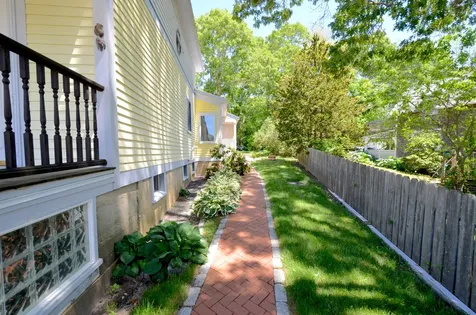 5 Laurel Avenue Oak Bluffs MA 02557