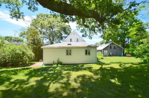 5 Laurel Avenue Oak Bluffs MA 02557
