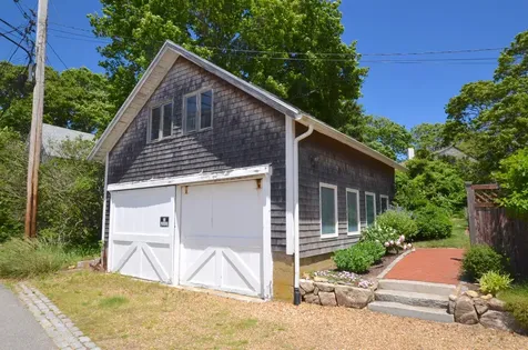 5 Laurel Avenue Oak Bluffs MA 02557