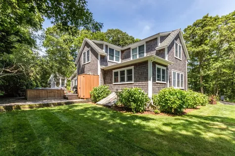 12 Fairway Drive Oak Bluffs MA 02557