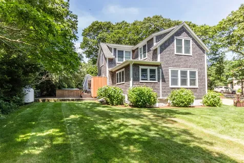 12 Fairway Drive Oak Bluffs MA 02557