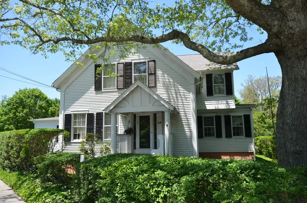 40 Peases Point Way Edgartown MA 02539