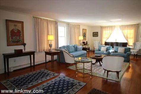 40 Peases Point Way Edgartown MA 02539