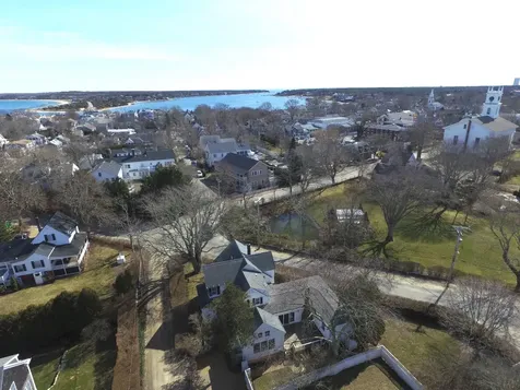 40 Peases Point Way Edgartown MA 02539