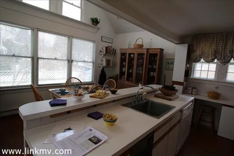 40 Peases Point Way Edgartown MA 02539